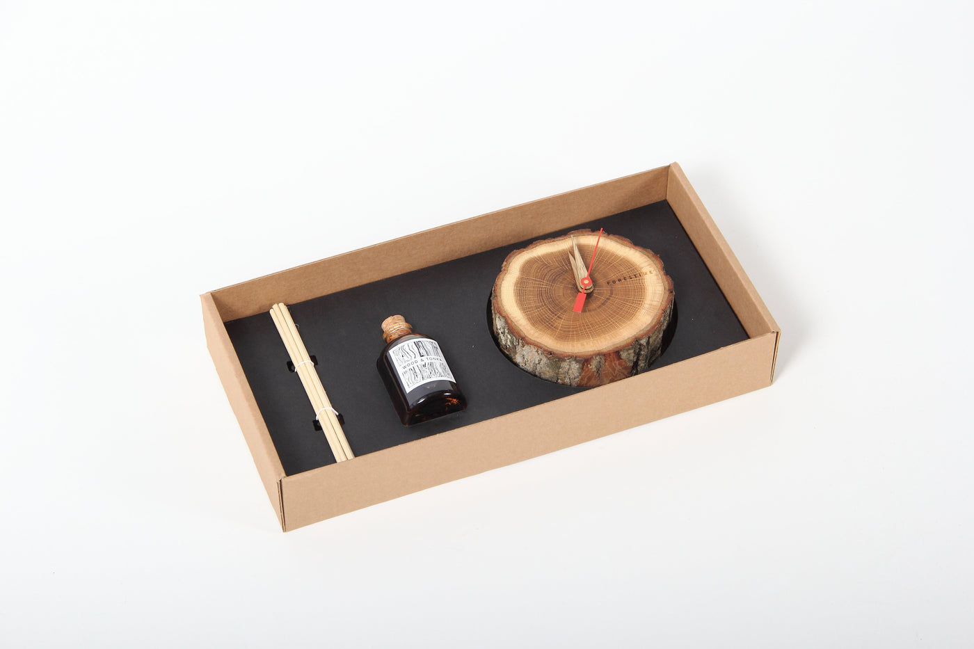 Laika Oak Slice Clock Gift Set-Home Goods-CLOCKS, ESSENTIAL OILS, OIL DIFFUSERS-Forest Homes-Nature inspired decor-Nature decor