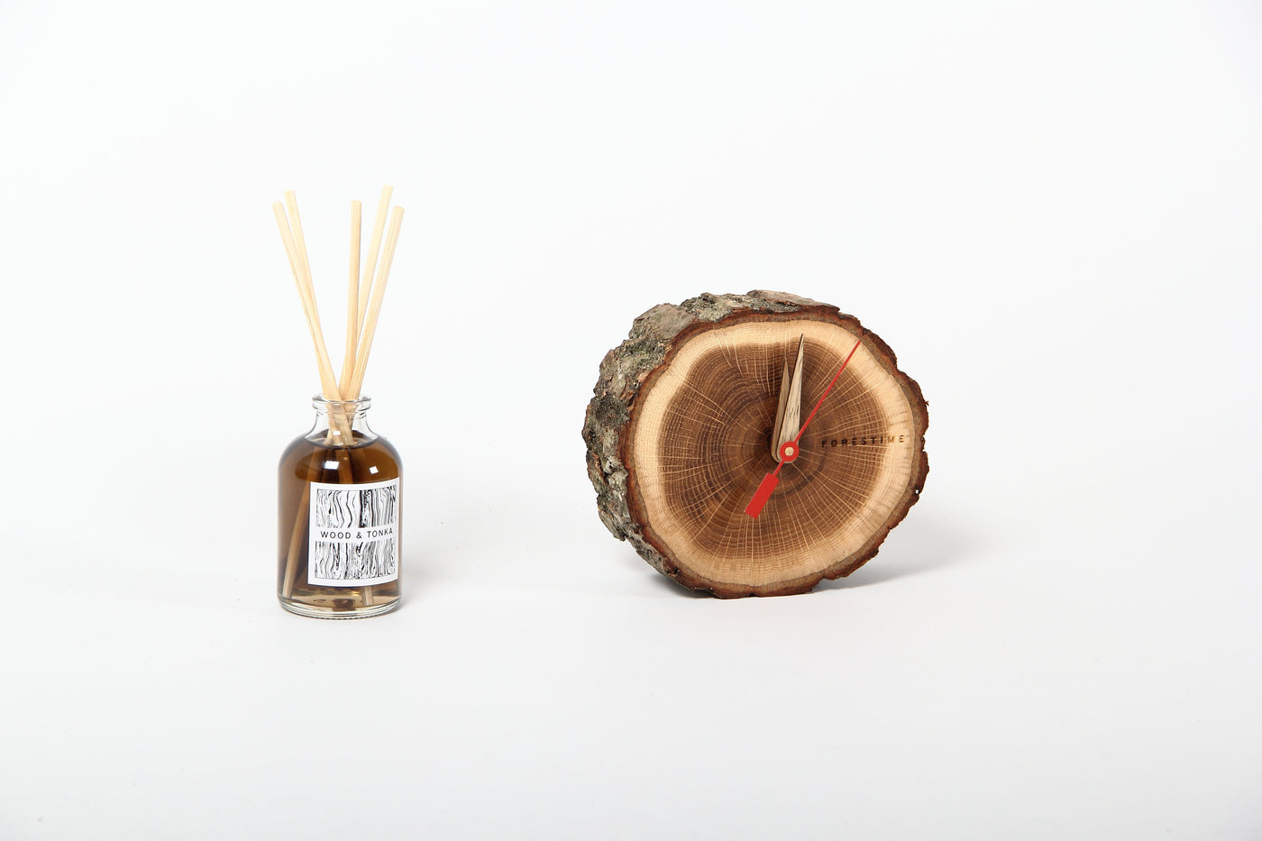 Laika Oak Slice Clock Gift Set-Home Goods-CLOCKS, ESSENTIAL OILS, OIL DIFFUSERS-Forest Homes-Nature inspired decor-Nature decor